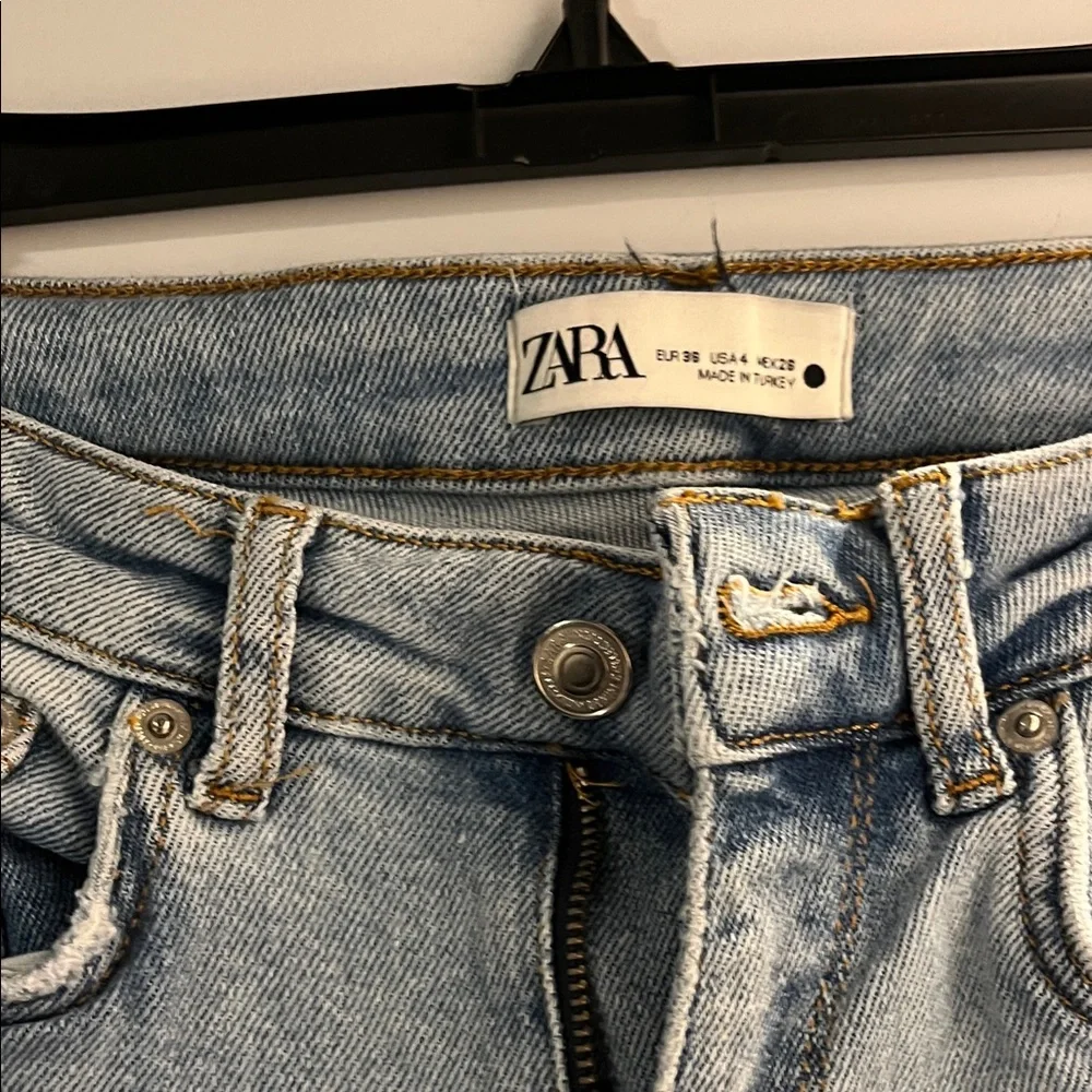 Zara Light Blue Ripped Jeans - Picture 2 of 6